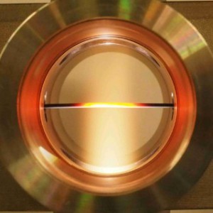 © IGVP, Universität Stuttgart Testreaktor für Keramik-Kapillarmembranen in einem Mikrowellenplasma.